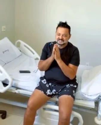 Cantor Ray deixa hospital após passar mal em chácara e ficar em estado grave