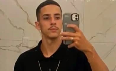 Jovem morre ao bater em empilhadeira em Goiânia